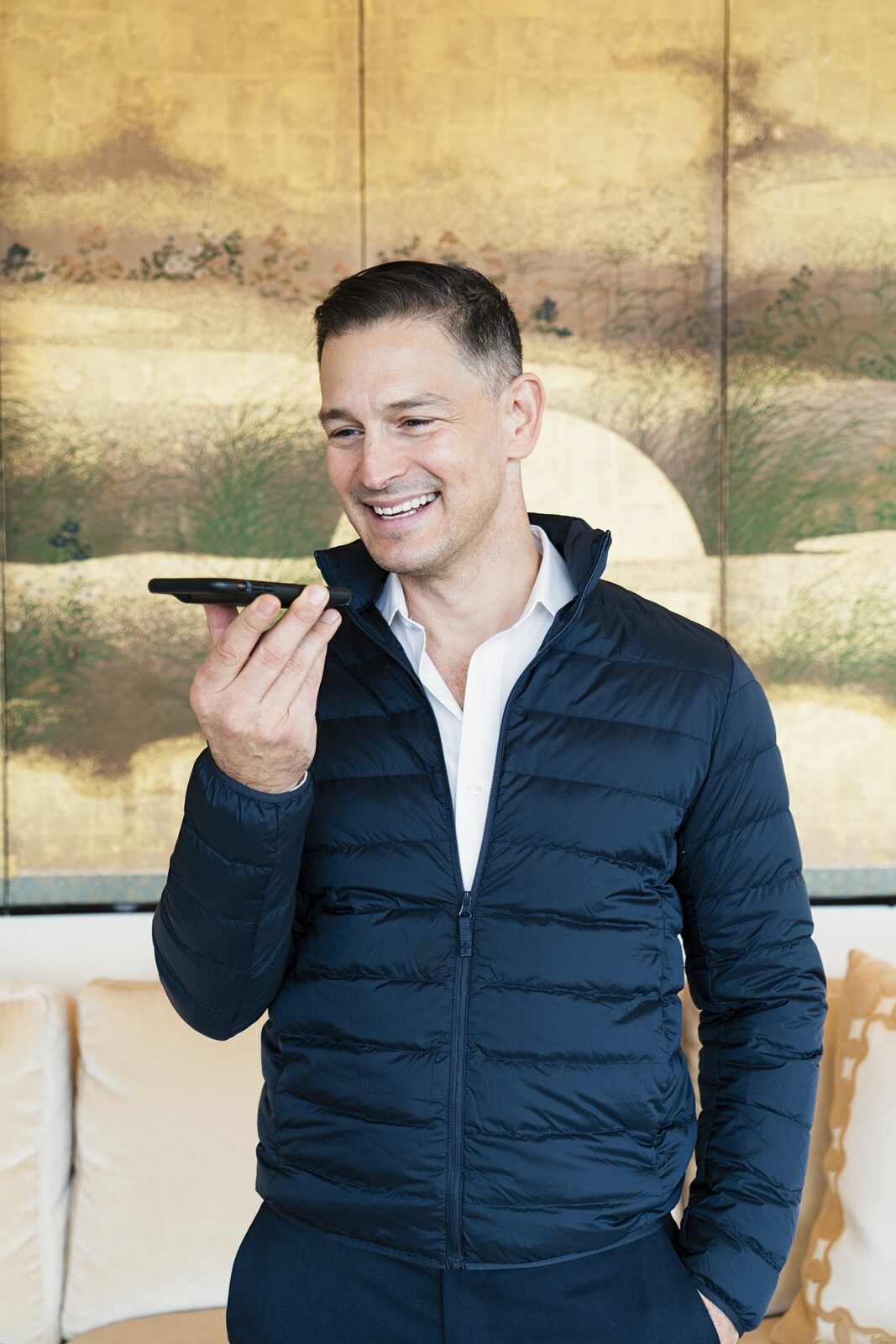 Gavin Hammon recording a market briefing